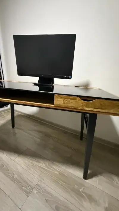 Monitor 27 Pulgadas + Escritorio - miniatura 5