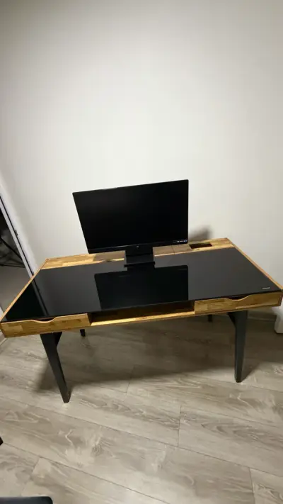 Monitor 27 Pulgadas + Escritorio - miniatura 6