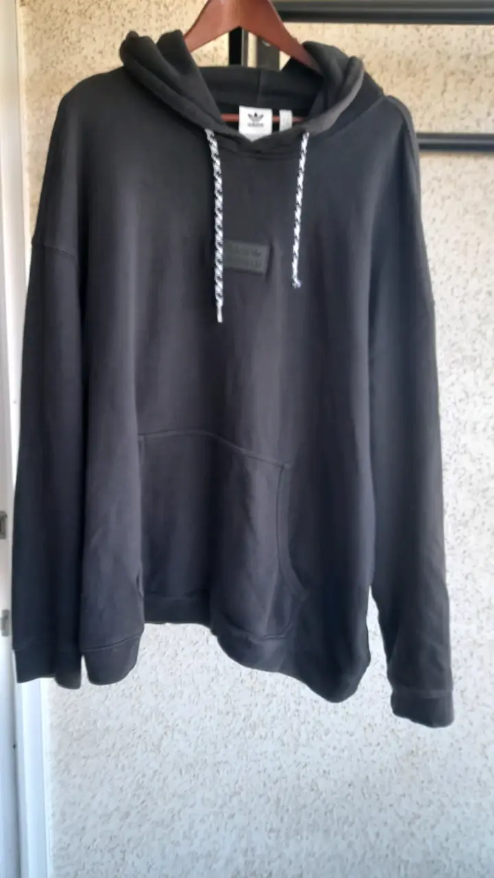 Polerón negro con capucha Adidas - 1