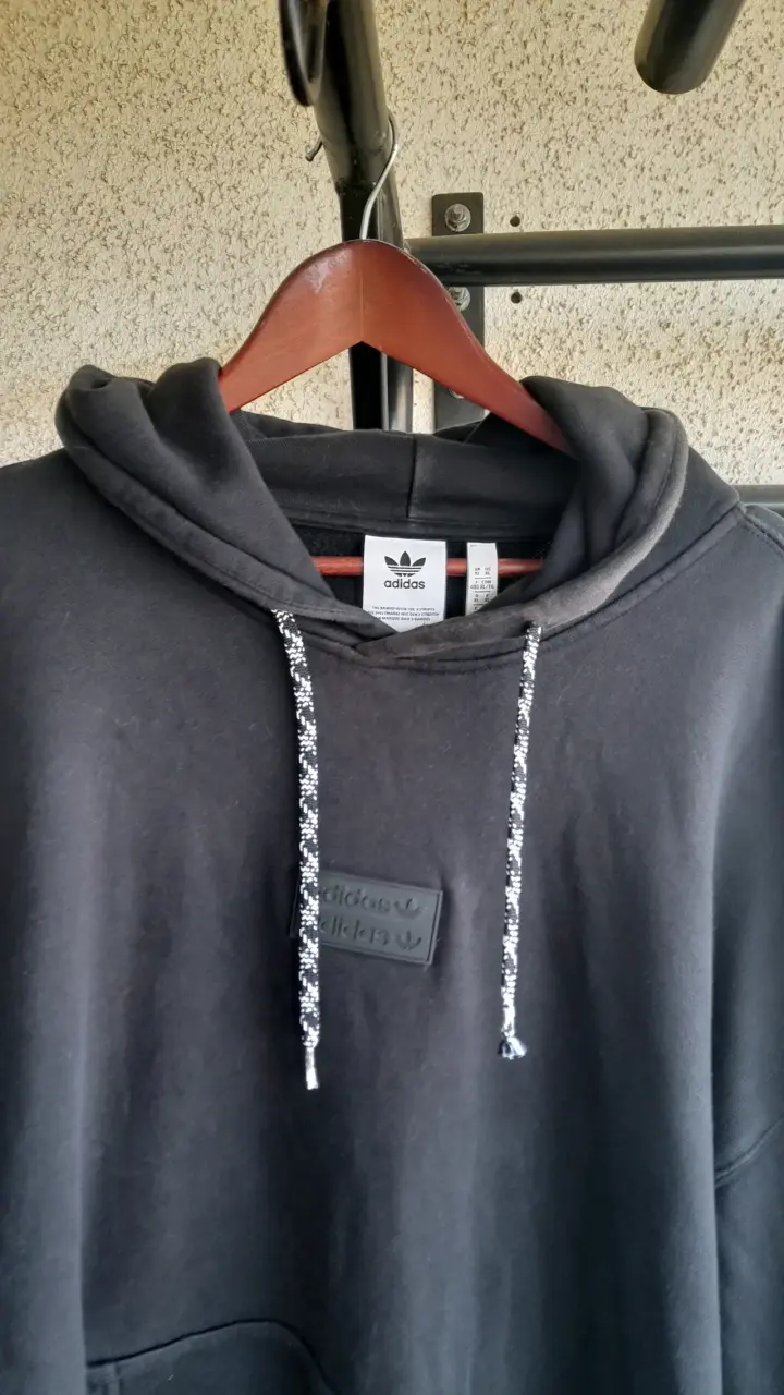 Polerón negro con capucha Adidas - 4