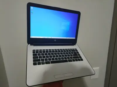 HP Intel i3 / 8GB RAM / 256GB SSD - miniatura 1