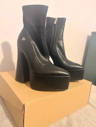 Botines negros de plataforma - miniatura 1