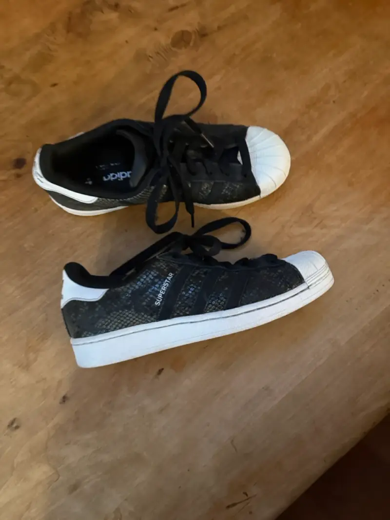 Zapatillas negras adidas Superstar - 1