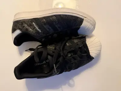 Zapatillas negras adidas Superstar - miniatura 4