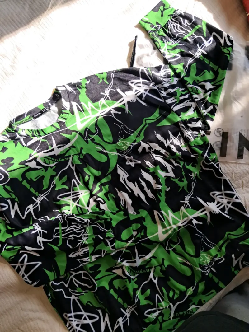 Polera Oversize Grafitti