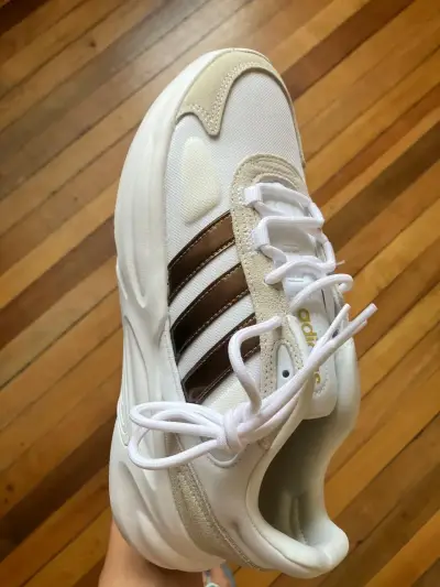 Zapatillas blancas Adidas Ozelle - miniatura 3
