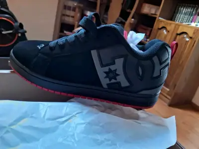 Zapatillas negras deportivas DC - miniatura 1