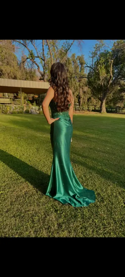 Vestido de fiesta verde esmeralda - miniatura 5