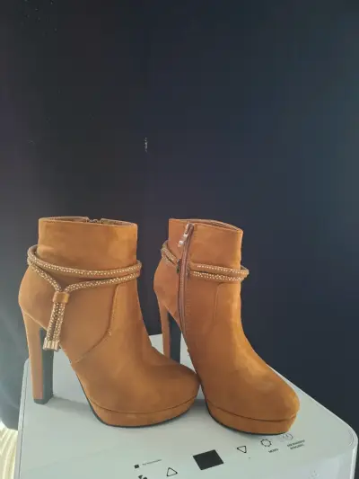 Botines de tacón camel - miniatura 1