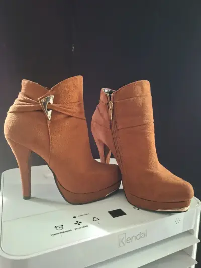 Botines de tacón camel - miniatura 2