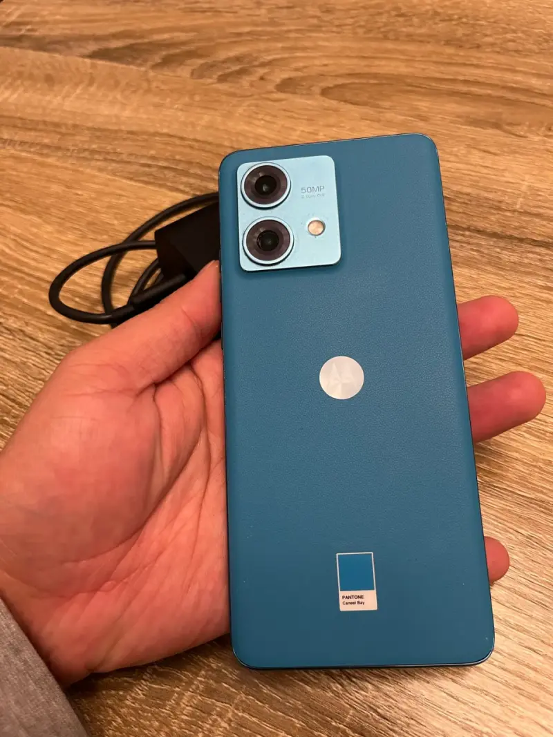Motorola Edge 40 Neo con cargador - 2