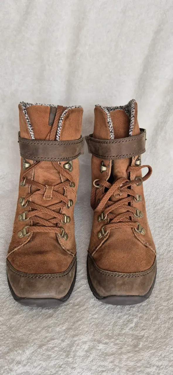 Botas de trekking color café marca Merrell - 1