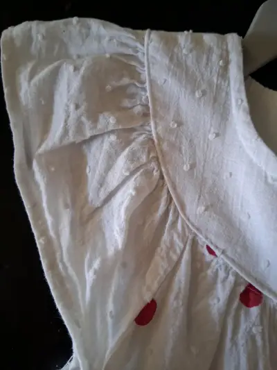 Vestido blanco  con puntos rojos talla 3 - miniatura 3
