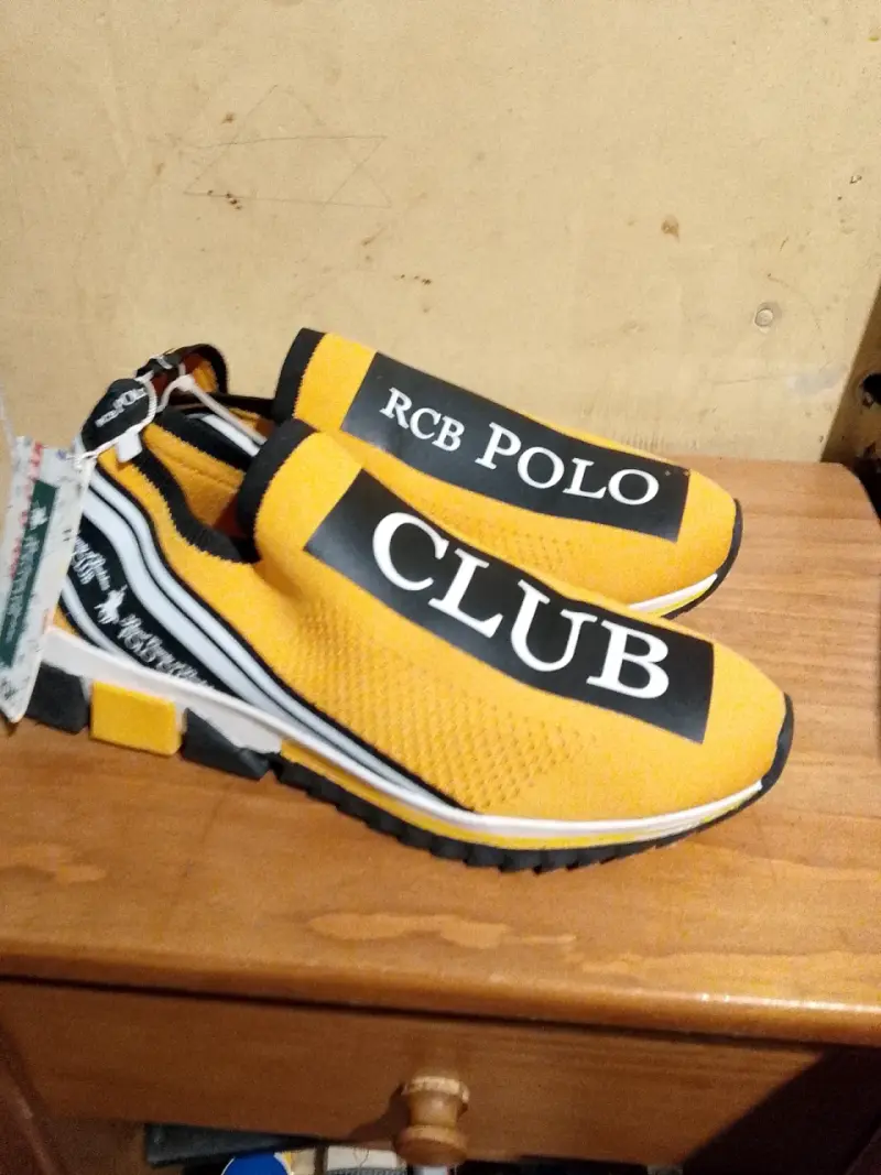 Vendo zapatillas marca polo número 40 - 1