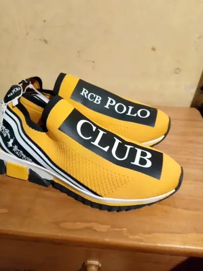 Vendo zapatillas marca polo número 40 - miniatura 5