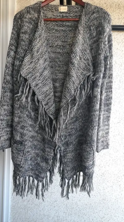 Cardigan gris con flecos - miniatura 1