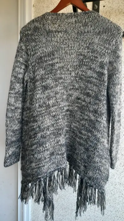 Cardigan gris con flecos - miniatura 2