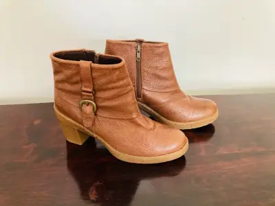 Botines marrón con tacón - miniatura 1