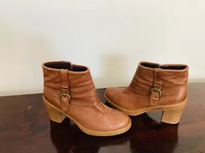 Botines marrón con tacón - miniatura 2