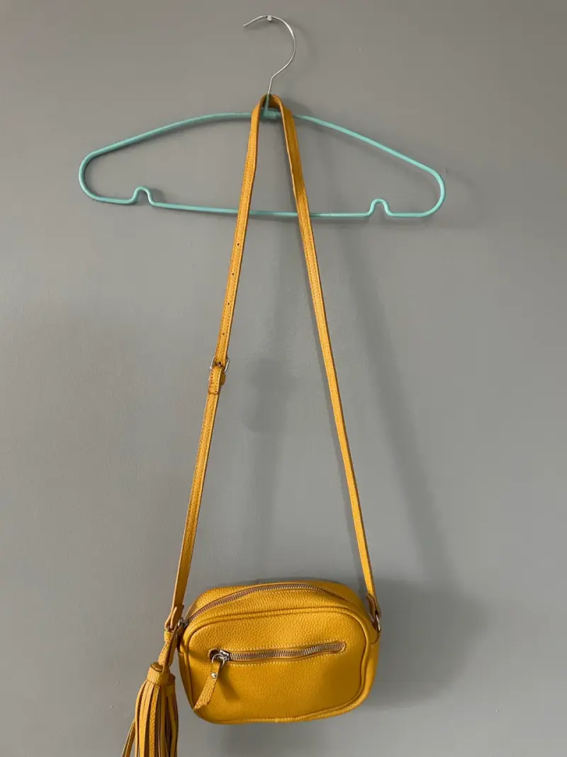 Cartera cruzada amarilla