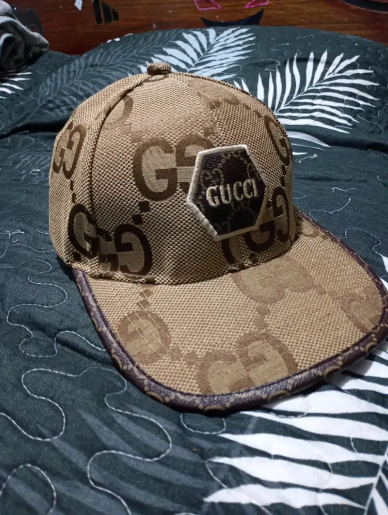 Gorra beige Gucci con logo GG - 1
