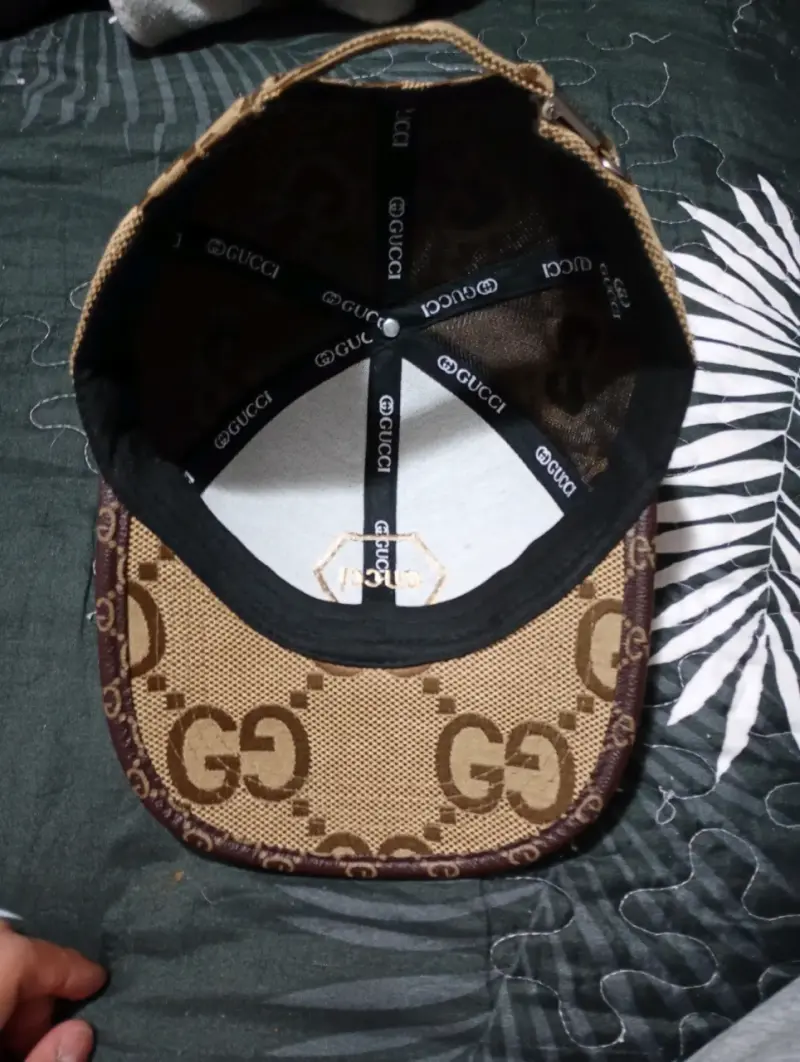 Gorra beige Gucci con logo GG - 4