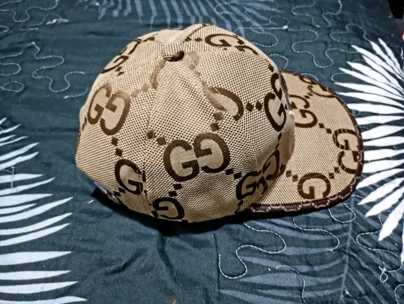 Gorra beige Gucci con logo GG - 5