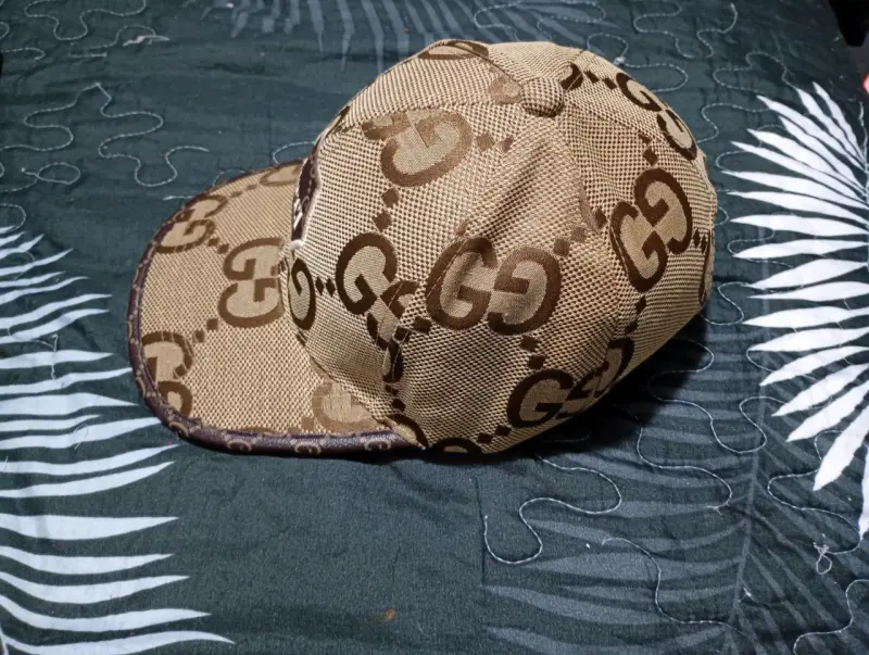 Gorra beige Gucci con logo GG - 6