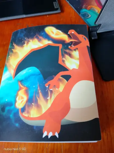 Álbum de cartas Pokémon - miniatura 1
