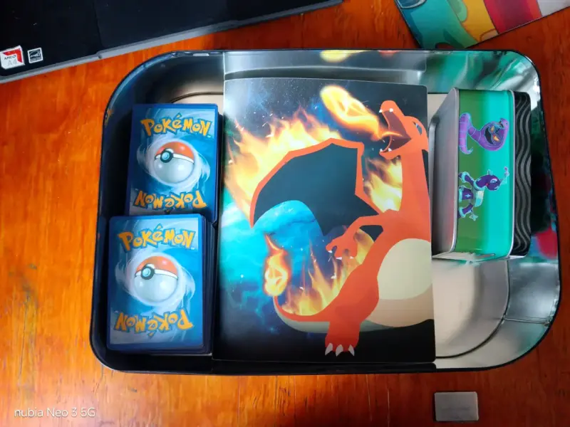 Álbum de cartas Pokémon - 3