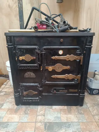 Cocina a leña antigua - miniatura 1