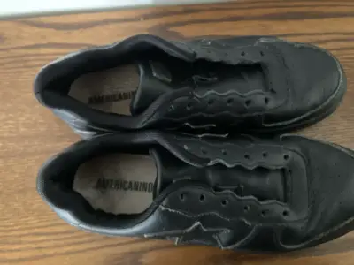 Zapatillas negras con estrella - miniatura 3