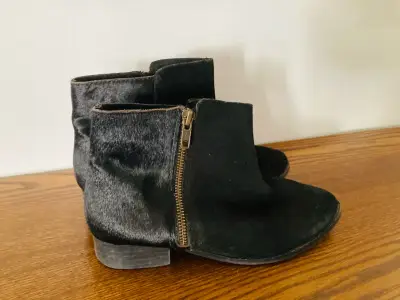 Botines negros con cremallera - miniatura 2