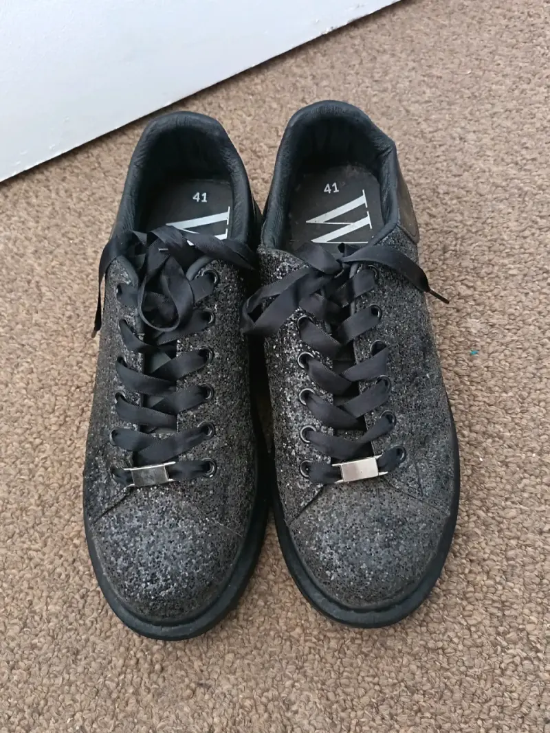 Zapatillas negras con brillo - 2
