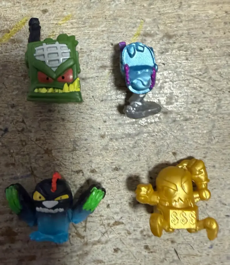Set de 4 figuras me beast - 1