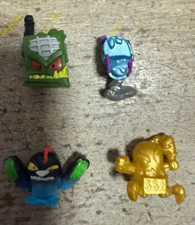Set de 4 figuras me beast - miniatura 1