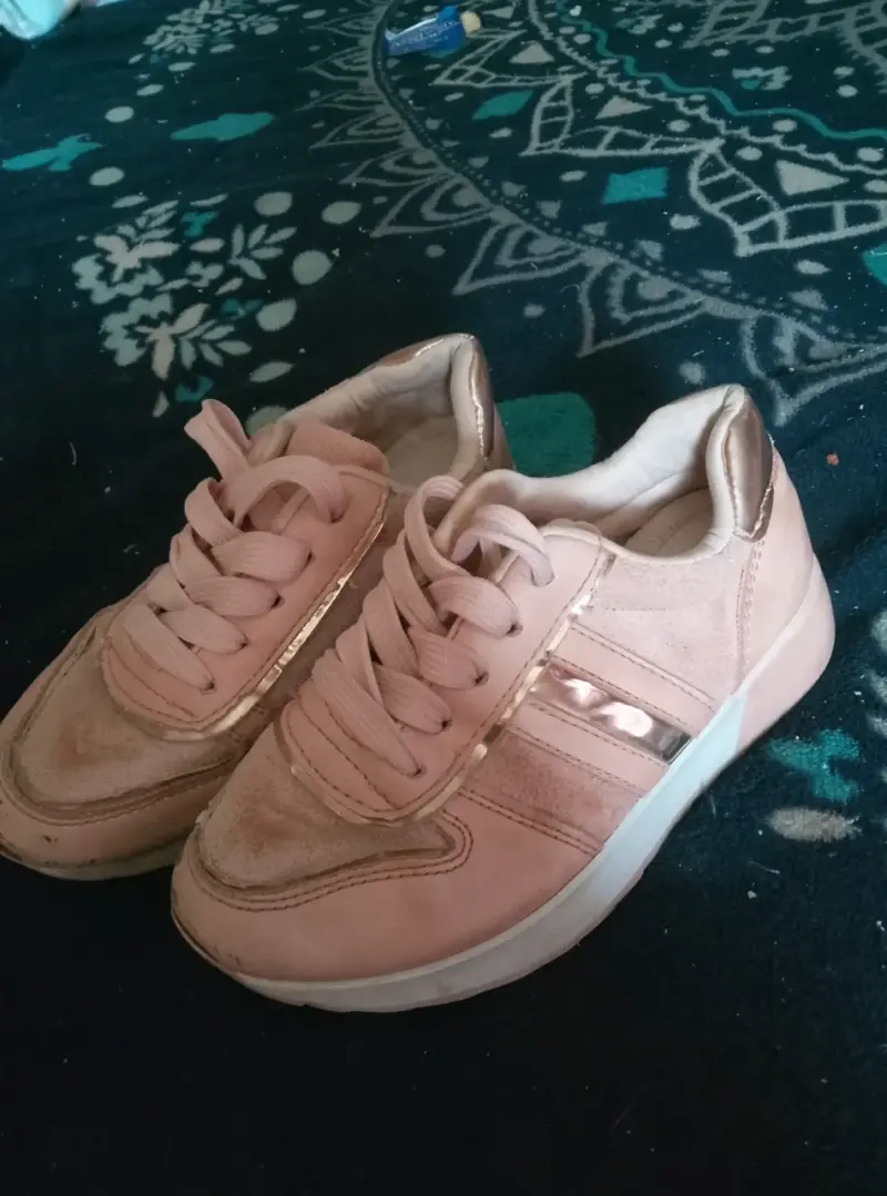 Zapatillas rosadas número 30 - 1