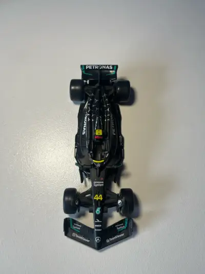 Auto de colección F1 Mercedes AMG - miniatura 4