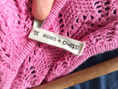 Suéter rosado de encaje - miniatura 3