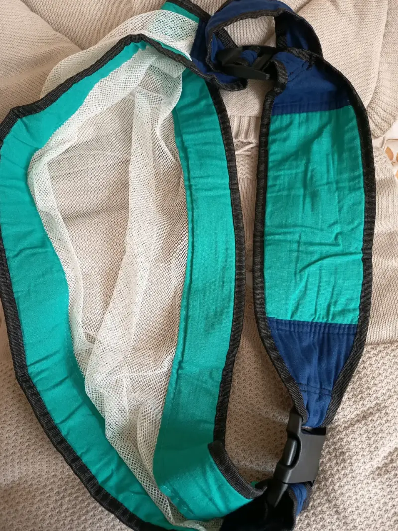 Portabebés de malla verde con azul - 2