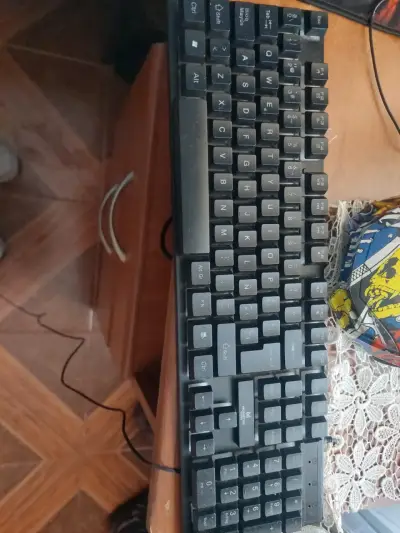 Teclado mecánico USB negro - miniatura 1