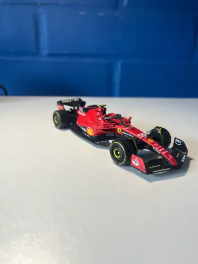 Auto de colección Ferrari F1 - miniatura 2