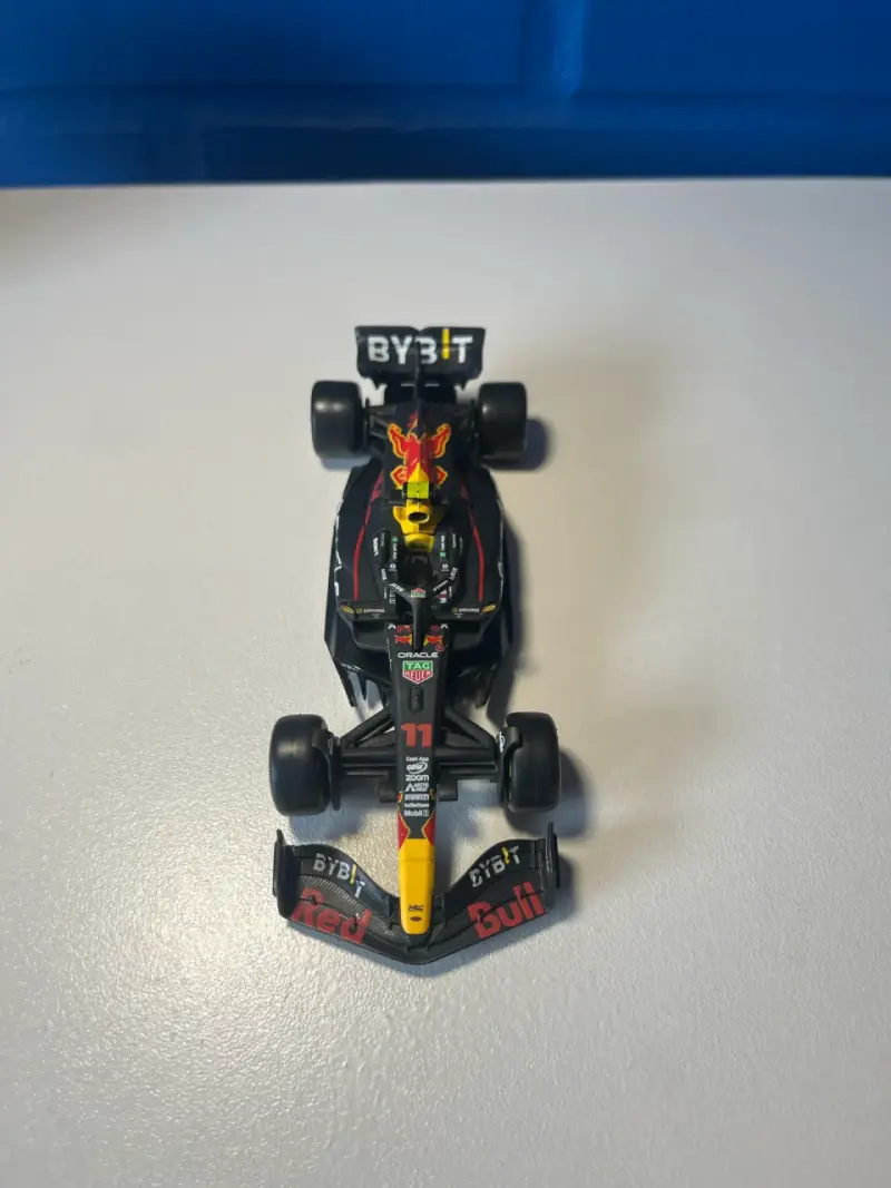 Auto a escala Red Bull F1 - 3