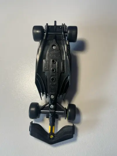 Auto a escala Red Bull F1 - miniatura 4