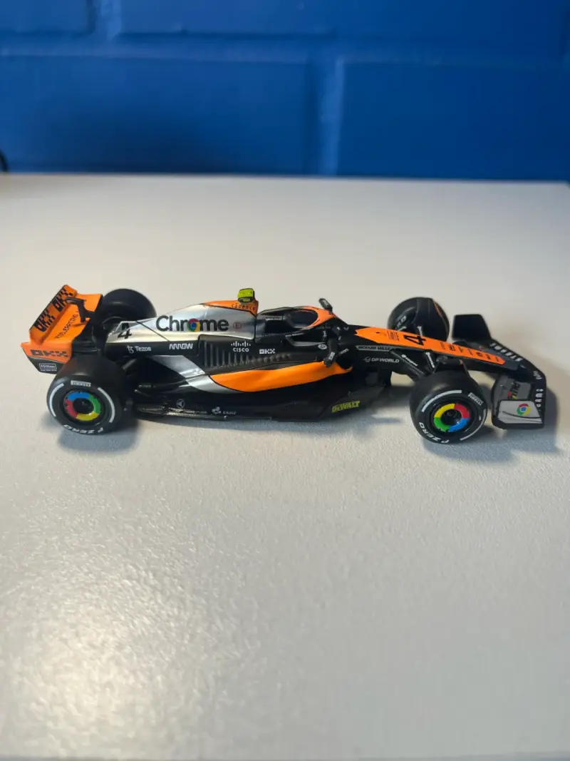 Auto de carrera miniatura McLaren - 3