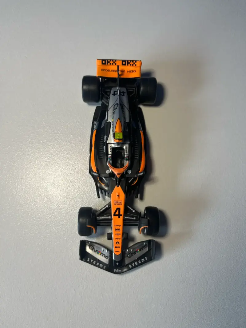 Auto de carrera miniatura McLaren - 4