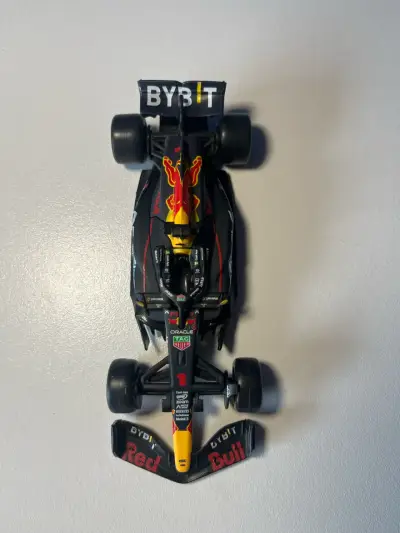 Modelo auto F1 Red Bull - miniatura 4