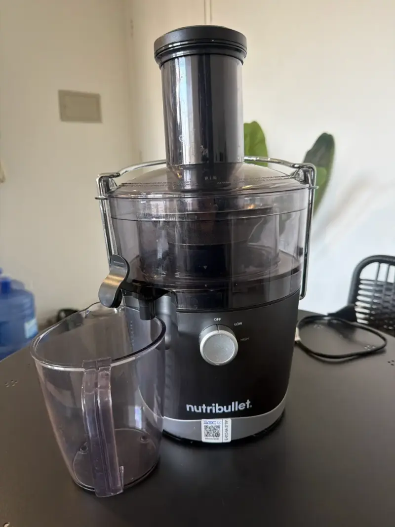 Extraxtor de jugo Nutribullet negra - 1
