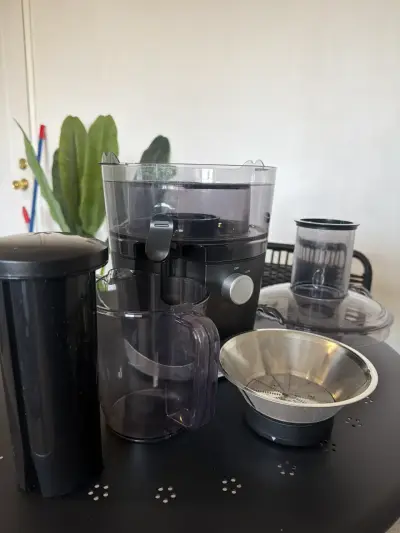Extraxtor de jugo Nutribullet negra - miniatura 3