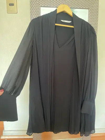 vestido negro elegante - miniatura 2